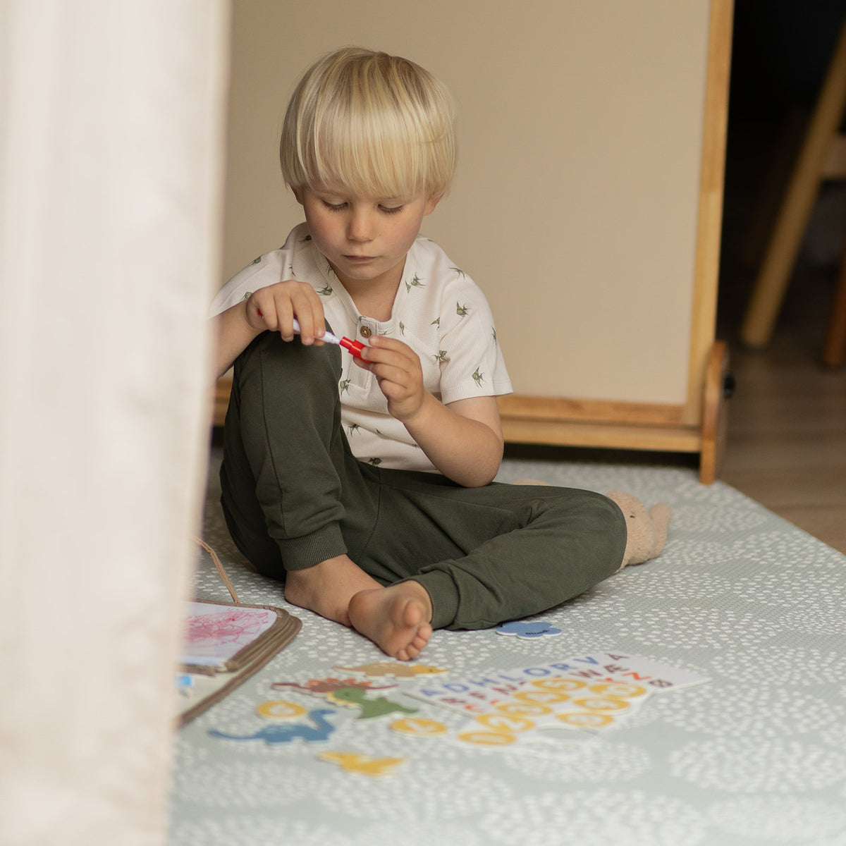 Aktivitets og følebog Dinosaurer fra Hemmingsen Kids, billede 5