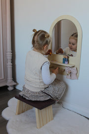 Børnespejl m. knager & skammel fra Hemmingsen Kids