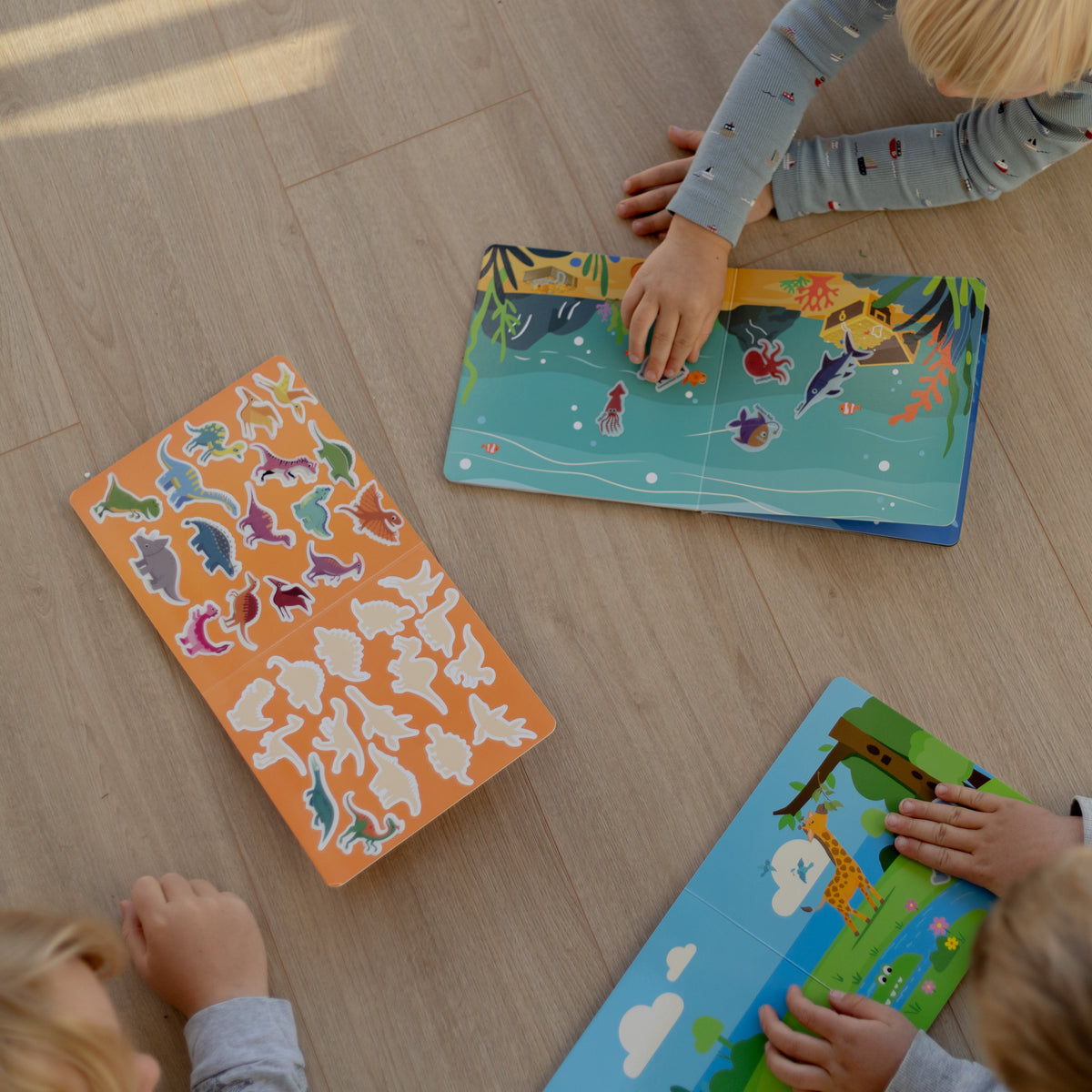Genanvendelig klistermærkebog fra Hemmingsen Kids, billede 3