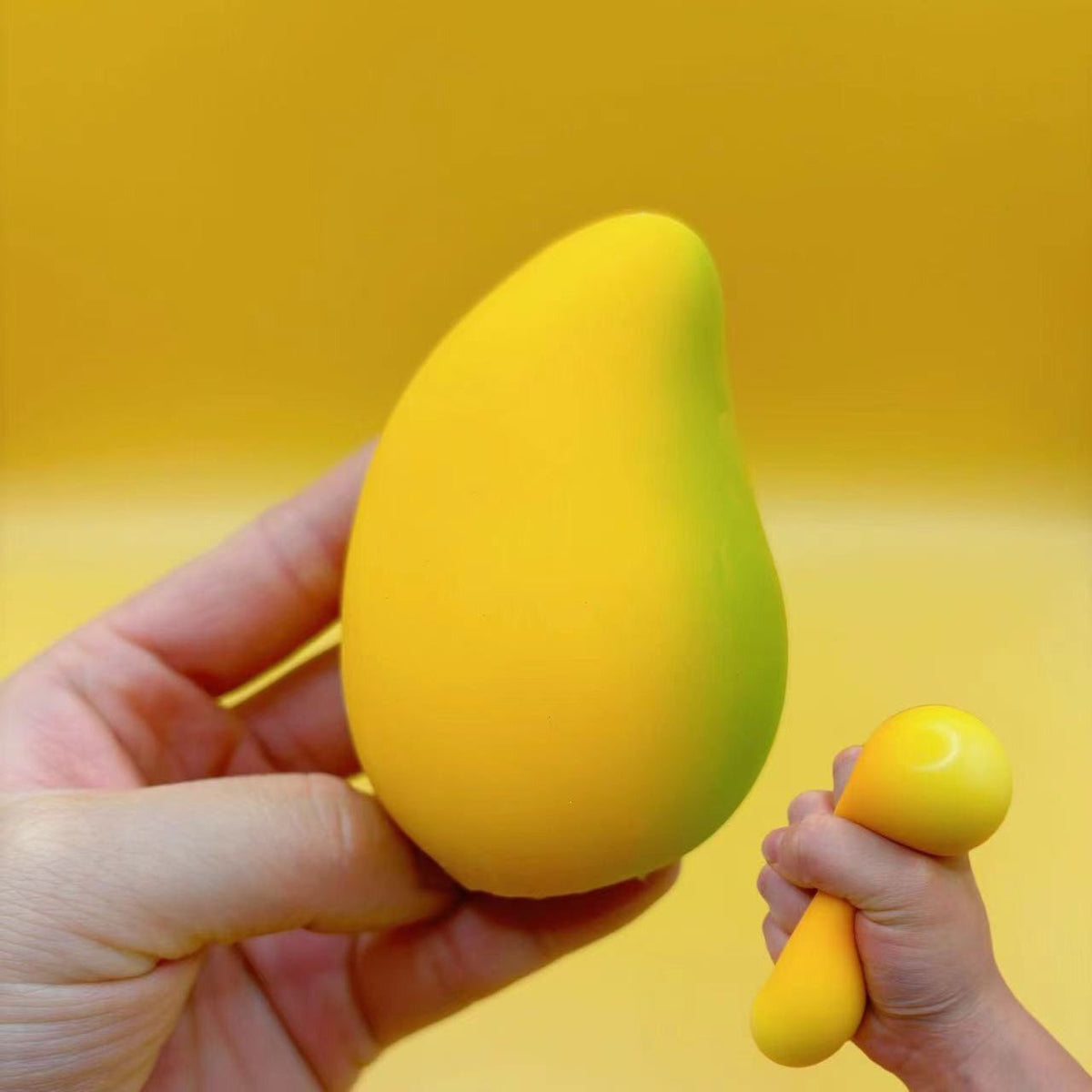 SQUISHY MANGO – FARVESKIFTENDE fra Hemmingsen Kids