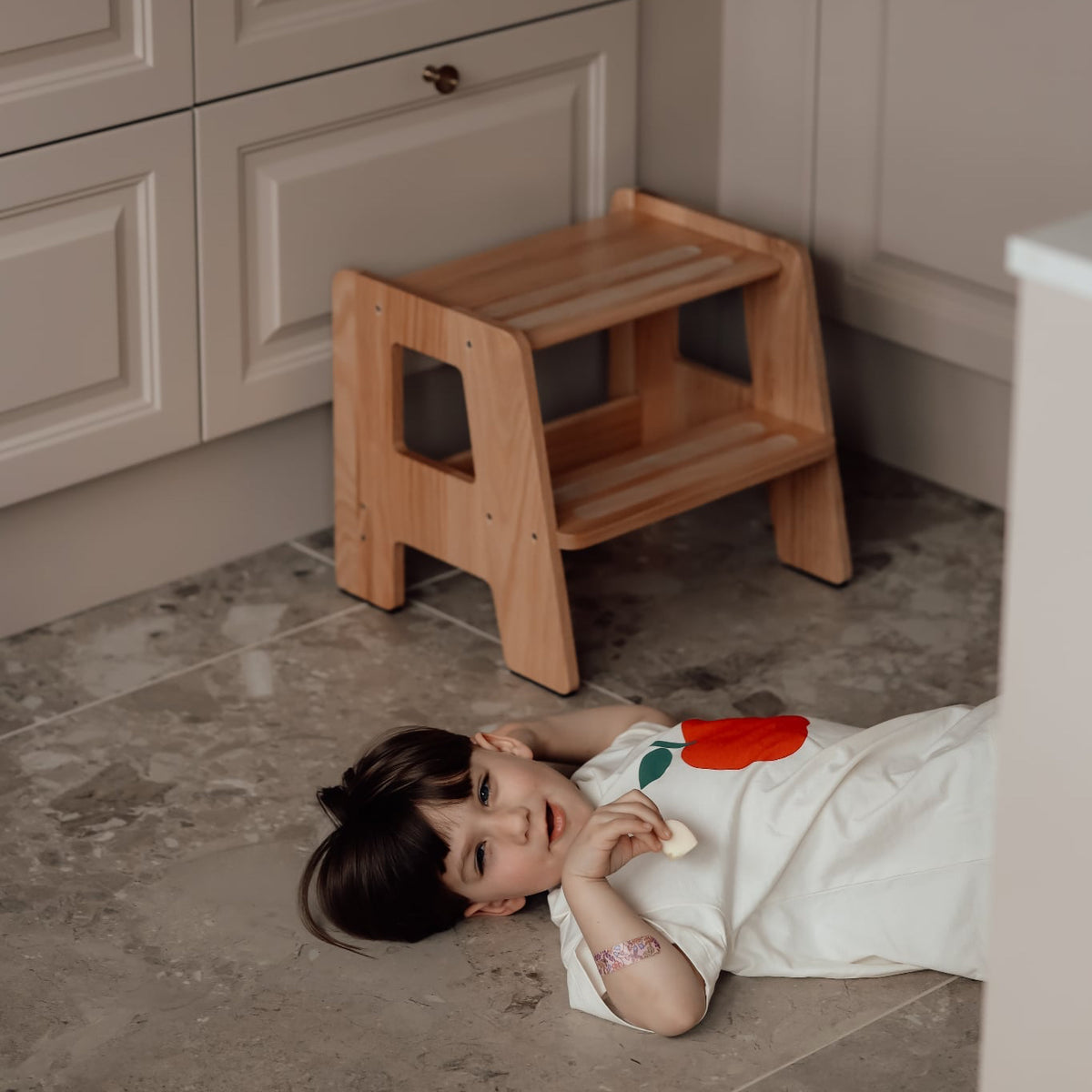 Børneskammel i egetræ fra Hemmingsen Kids, billede 4