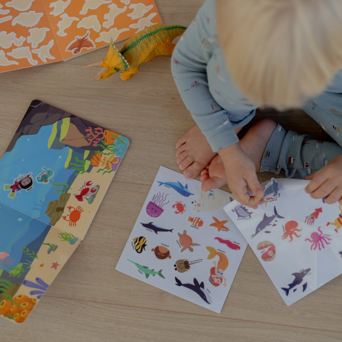 Genanvendelig klistermærkebog fra Hemmingsen Kids, billede 5