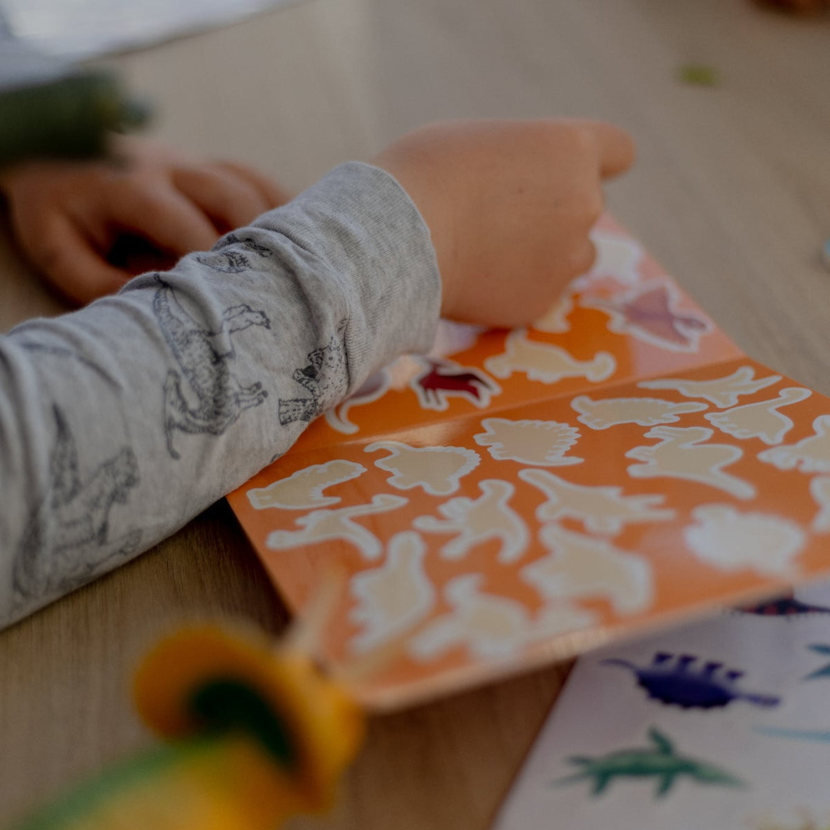 Genanvendelig klistermærkebog fra Hemmingsen Kids, billede 6