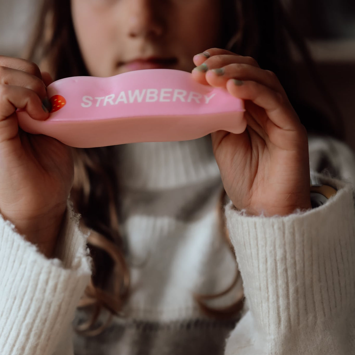 Strawberry Squishy- Blødt stresslegetøj fra Hemmingsen Kids, billede 2