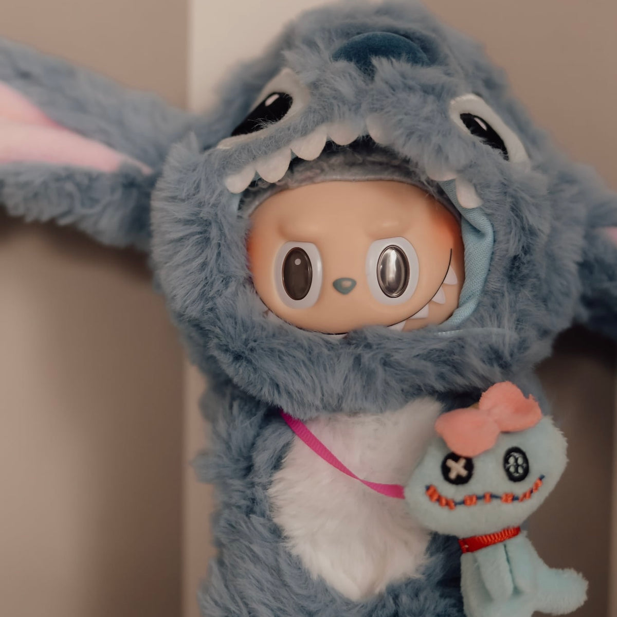 Labubu Tøjsæt – Blue Monster Edition fra Hemmingsen Kids, billede 2